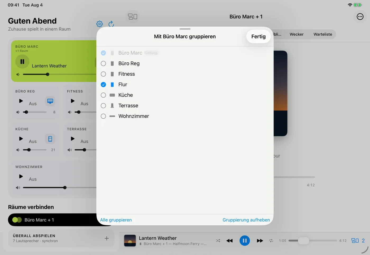 KlingKlang auf einem iPad mit geöffnetem Gruppierungsbereich, der alle Räume im Zuhause auflistet