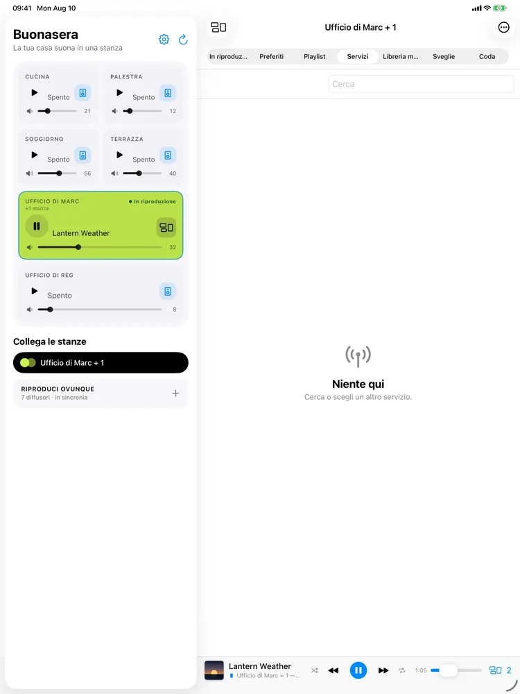 KlingKlang su un iPad. A sinistra sono elencate sei stanze, ciascuna con il proprio cursore del volume; a destra compare la copertina del brano in riproduzione